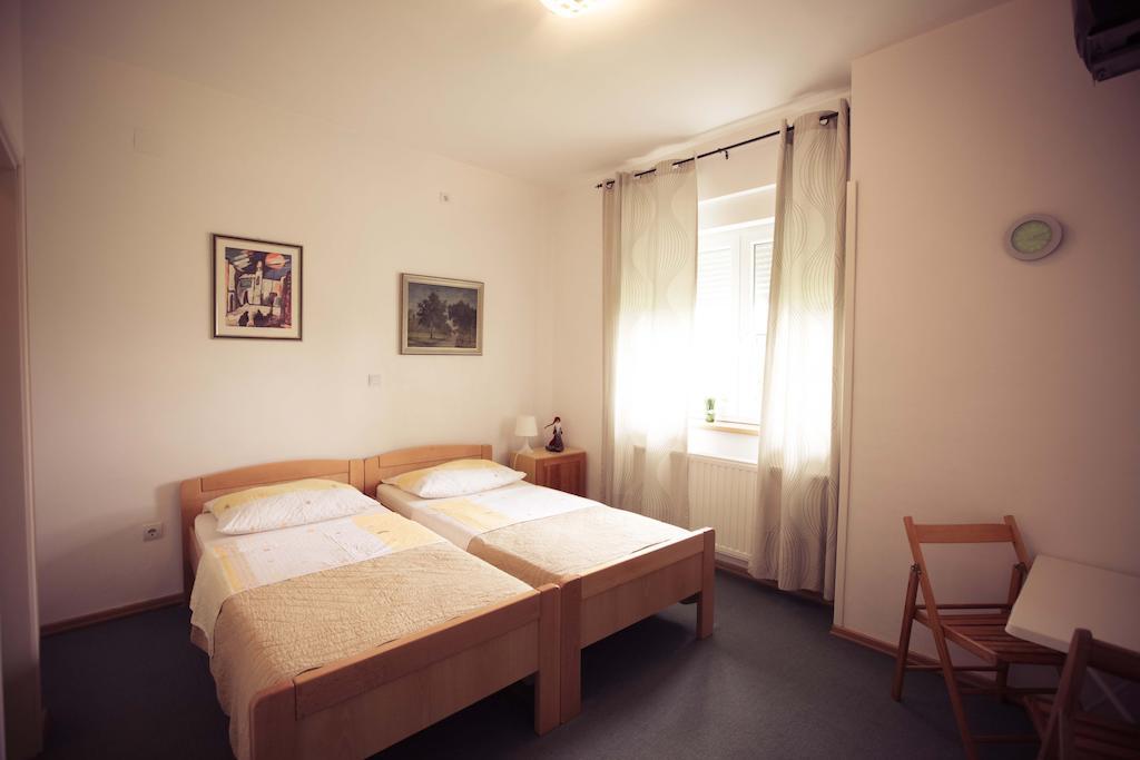 Rooms Medved ساموبور المظهر الخارجي الصورة